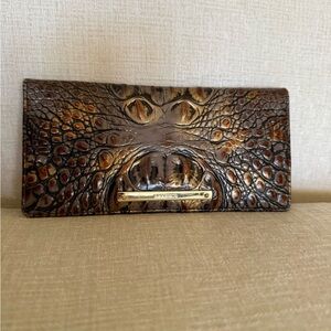 Brahmin wallet